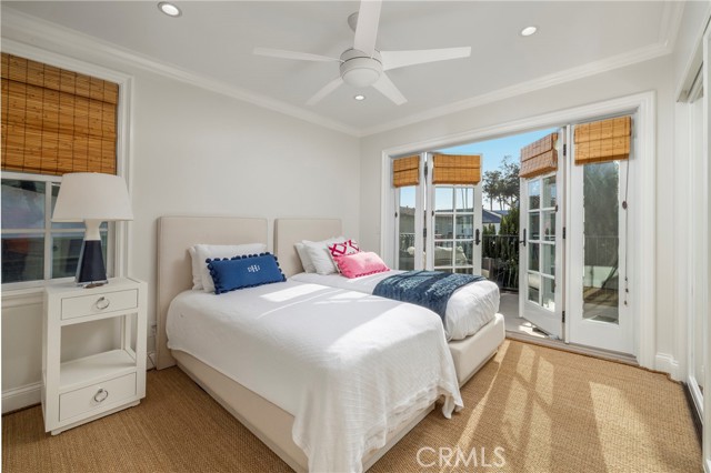 111 Via Lido Nord, Newport Beach CA: https://media.crmls.org/medias/daaf207a-1d33-4e33-b4ad-efe2e6cdb4eb.jpg