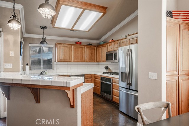 Detail Gallery Image 6 of 20 For 2232 Howard St, Kingsburg,  CA 93631 - 4 Beds | 2 Baths