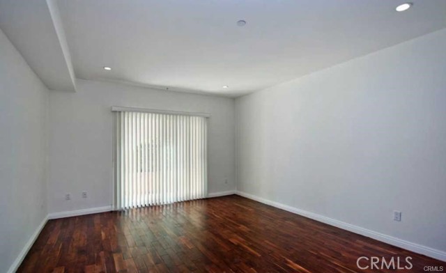 Detail Gallery Image 6 of 15 For 8420 Blackburn Ave #102,  Los Angeles,  CA 90048 - 2 Beds | 2 Baths