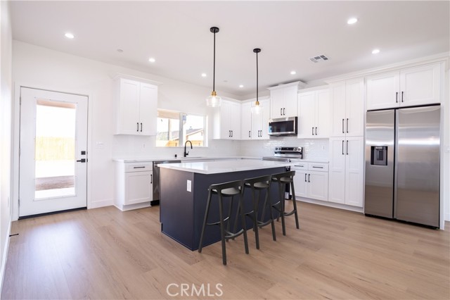 Detail Gallery Image 5 of 22 For 8413 Viburnum Ave, California City,  CA 93505 - 3 Beds | 2 Baths