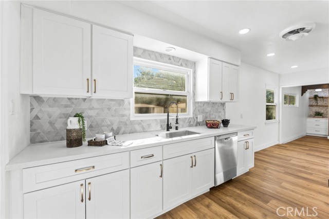 325 Echo Court, San Bernardino CA: https://media.crmls.org/medias/dab032c8-b996-4697-8a63-20cf26934fae.jpg