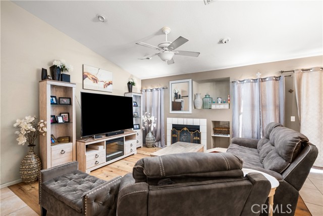 Detail Gallery Image 17 of 32 For 11837 Cambridge St, Adelanto,  CA 92301 - 4 Beds | 2 Baths