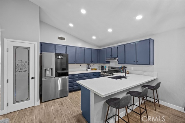 Detail Gallery Image 3 of 37 For 1720 Express Circle, Colton,  CA 92324 - 3 Beds | 2 Baths