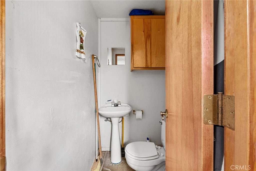 https://media.crmls.org/medias/dab21151-4ac8-4942-97ff-e60cf102390a.jpg?preset=X-Large