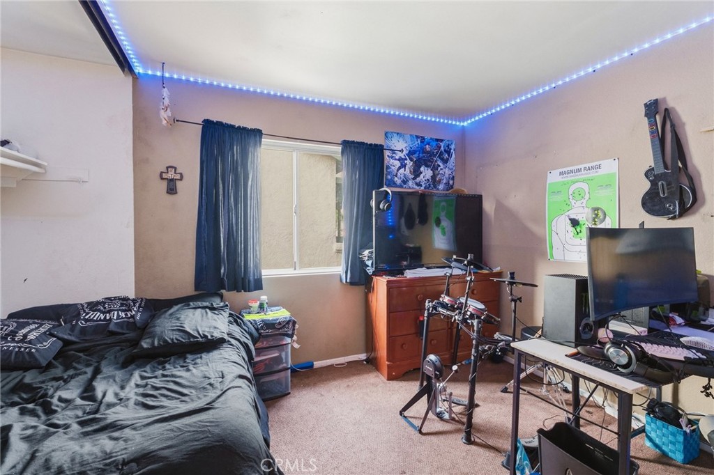 https://media.crmls.org/medias/dab21724-a01b-49e3-b626-0b0363e101fa.jpg?preset=X-Large