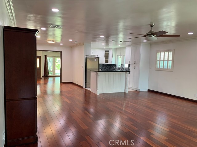 220 Laurel Avenue, Arcadia CA: https://media.crmls.org/medias/dab222b4-b36d-49db-9719-379545d0e115.jpg