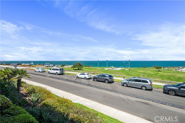 201 Calle Miramar, Redondo Beach CA: https://media.crmls.org/medias/dab26afe-e9cc-490b-a946-c1b4d037be5e.jpg