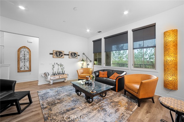 Detail Gallery Image 7 of 45 For 129 Carlow, Irvine,  CA 92618 - 2 Beds | 2 Baths