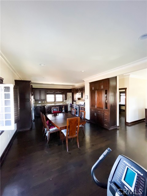 Kitchen / Dinning