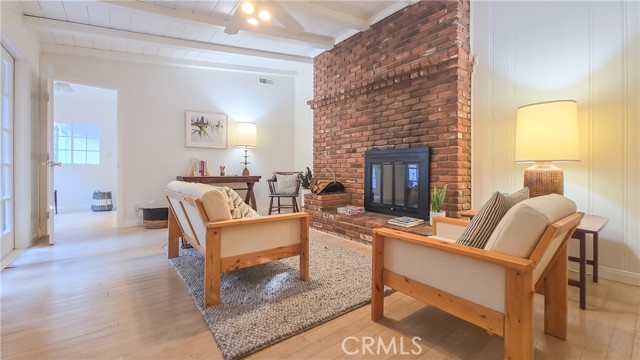 2883 Hermosita Drive, Glendale CA: https://media.crmls.org/medias/dab41193-f1eb-46da-865b-b72ec58c1639.jpg