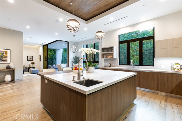 Detail Gallery Image 20 of 49 For 4175 Greenbush Ave, Sherman Oaks,  CA 91423 - 5 Beds | 6 Baths
