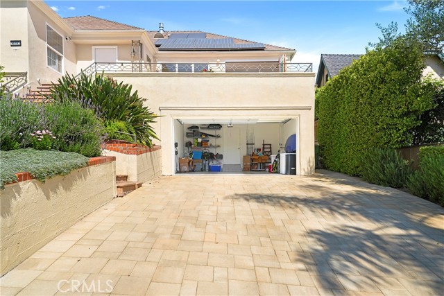 Detail Gallery Image 6 of 56 For 10707 Rochester, Los Angeles,  CA 90024 - 3 Beds | 3 Baths