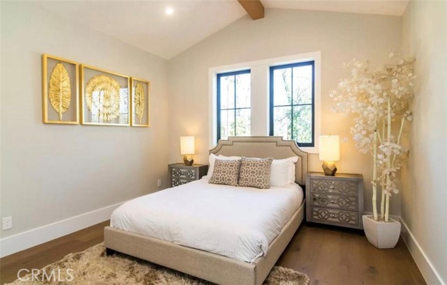 4923 Rhodes Avenue, Valley Village CA: https://media.crmls.org/medias/dab4b717-4740-48e2-ba48-0eaa2b4e5e88.jpg