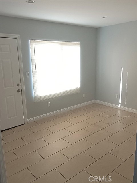 Detail Gallery Image 5 of 7 For 1319 W 92nd, Los Angeles,  CA 90044 - 1 Beds | 1 Baths