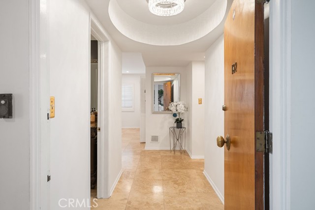 419 N Oakhurst Drive, Beverly Hills CA: https://media.crmls.org/medias/dab5420c-8e9b-4323-8fb3-4beb773a9f20.jpg