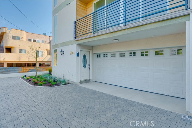712 N Chestnut Avenue, Los Angeles CA: https://media.crmls.org/medias/dab5f9f6-ce20-43b7-b566-a573cf9a1d55.jpg