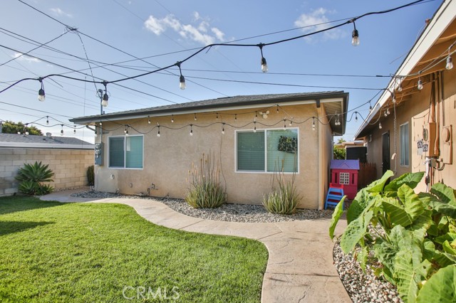 12621 Sweetbriar Drive, Garden Grove CA: https://media.crmls.org/medias/dab719b8-0164-4963-959c-72fe936b725b.jpg