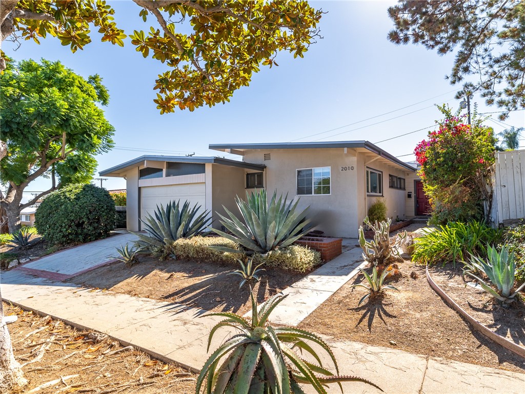 2010 Macarthur Street, Rancho Palos Verdes, California 90275, 3 Bedrooms Bedrooms, ,3 BathroomsBathrooms,Single Family Residence,For Sale,Macarthur,PV24221969