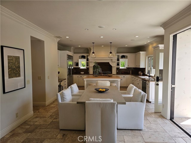 411 Snug Harbor Road, Newport Beach CA: https://media.crmls.org/medias/dab796e5-e4a6-4830-92cc-af9bf9381df3.jpg
