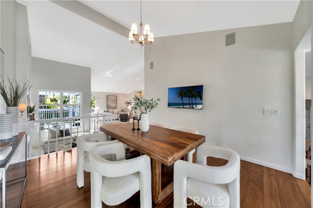 25941 Sheriff Road, Laguna Hills CA: https://media.crmls.org/medias/dab7b070-5e8a-4e79-a676-eea44f5cb6eb.jpg