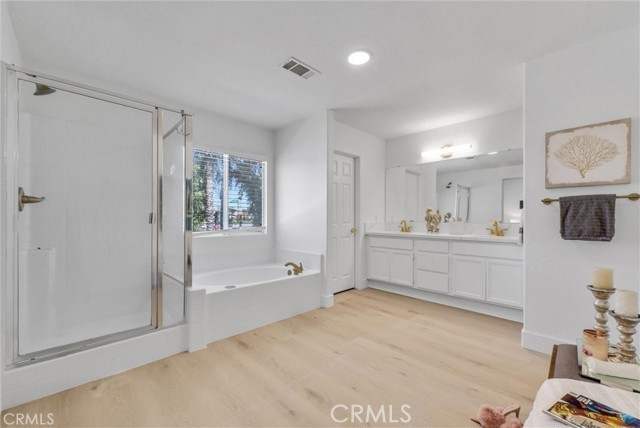 13812 Hollywood Avenue, Eastvale CA: https://media.crmls.org/medias/dab90760-8ef8-4b6c-b204-19fde405b467.jpg