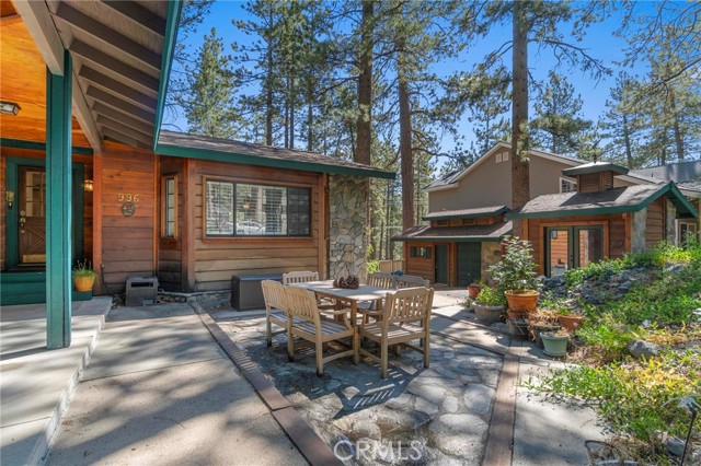 996 Eagle Road, Wrightwood CA: https://media.crmls.org/medias/dab90e26-b438-49d4-acbe-f0f0a5f42ba9.jpg