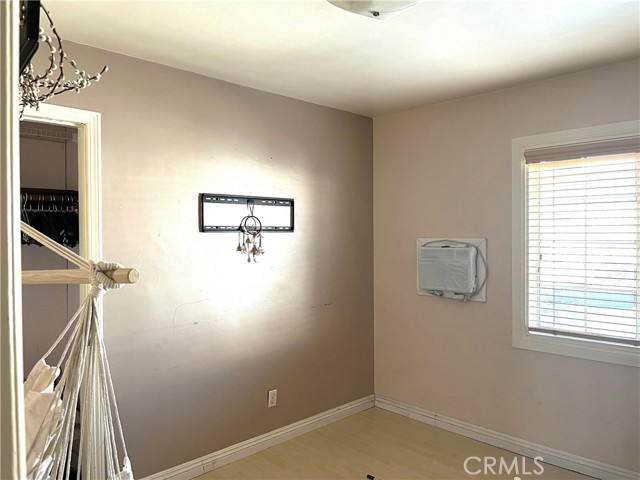 Detail Gallery Image 8 of 11 For 6371 Shawnee Rd, Westminster,  CA 92683 - 4 Beds | 2 Baths