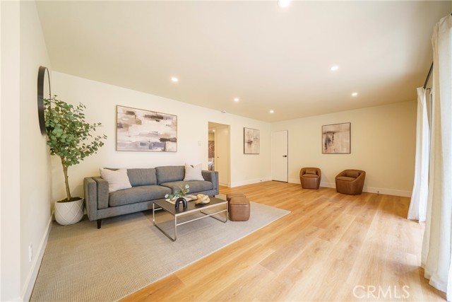 Detail Gallery Image 3 of 37 For 2940 W Carson St #122,  Torrance,  CA 90503 - 2 Beds | 2 Baths