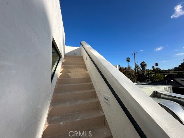 https://media.crmls.org/medias/dab99ea1-fc29-4a42-8e16-124f1990ac99.jpg?preset=X-Large