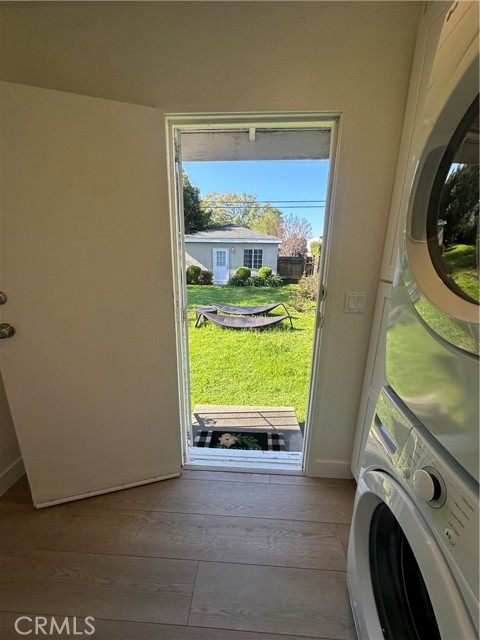 2303 Amherst Avenue, Los Angeles CA: https://media.crmls.org/medias/dab9a86c-f5e2-457d-b757-951c67ee4479.jpg
