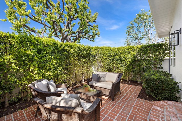 Detail Gallery Image 34 of 40 For 1924 Beryl Ln, Newport Beach,  CA 92660 - 4 Beds | 3/1 Baths