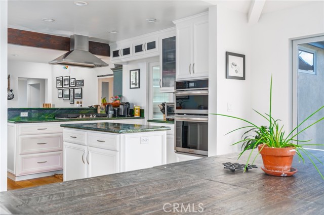 Detail Gallery Image 12 of 68 For 1933 Whittier Ave, Costa Mesa,  CA 92627 - 4 Beds | 2 Baths