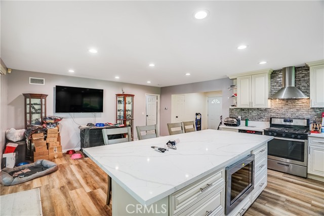 Detail Gallery Image 15 of 36 For 11026 Gerald Ave, Granada Hills,  CA 91344 - 4 Beds | 2 Baths