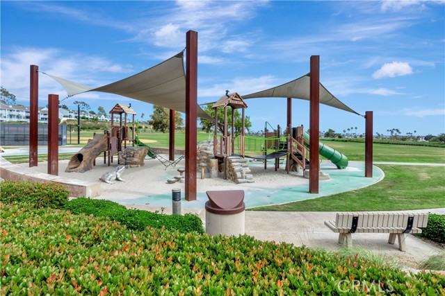 Detail Gallery Image 24 of 26 For 2 Escapade Ct, Newport Beach,  CA 92663 - 3 Beds | 3 Baths