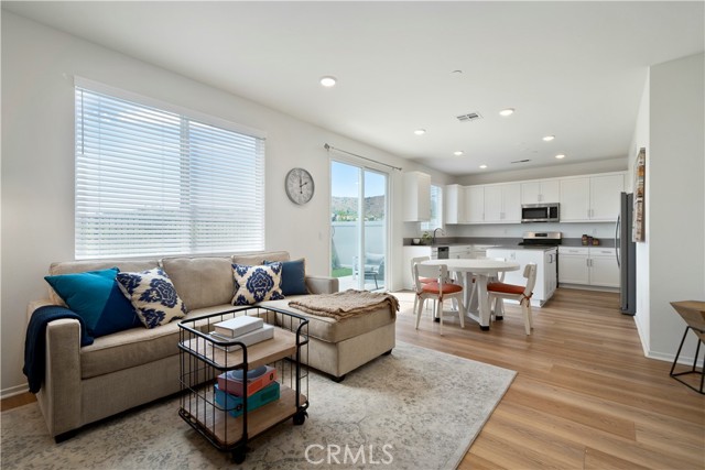 35060 Hacienda, Fallbrook CA: https://media.crmls.org/medias/dabd3170-0d66-4a9b-a174-6df80bcf7f11.jpg