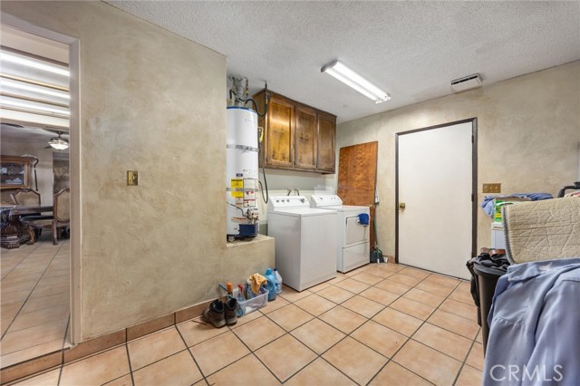 7519 Man O War Street, Bakersfield CA: https://media.crmls.org/medias/dabe9880-891a-4763-8c08-28a0f39ce338.jpg