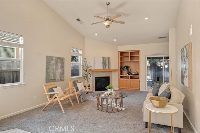 Detail Gallery Image 4 of 42 For 1025 Raven Ln, Chico,  CA 95926 - – Beds | – Baths