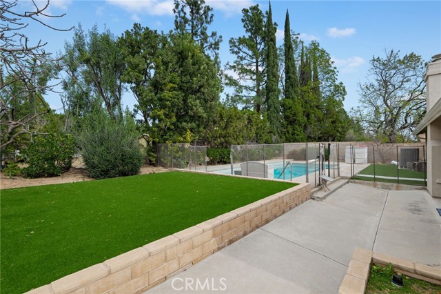 Detail Gallery Image 6 of 22 For 18937 Olympia, Porter Ranch,  CA 91326 - 4 Beds | 2/1 Baths