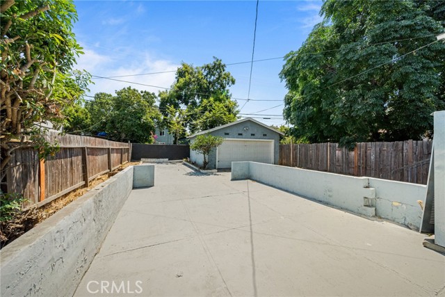 122 E 83rd Street, Los Angeles CA: https://media.crmls.org/medias/dac1000d-6409-4661-b21f-e0d14f6c8ea9.jpg