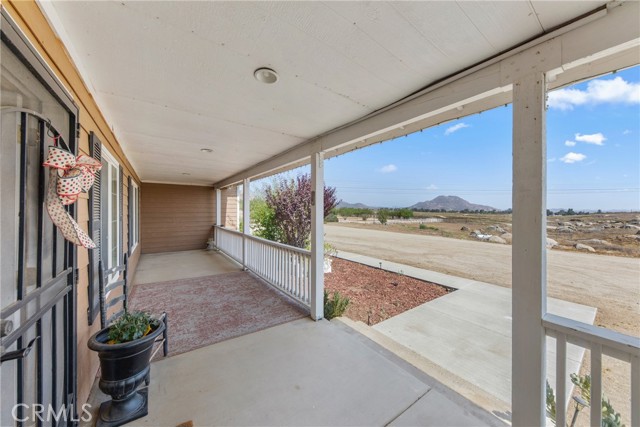 24450 Malaga Road, Menifee CA: https://media.crmls.org/medias/dac10241-b1c5-4dc7-8609-68f0ffee4317.jpg