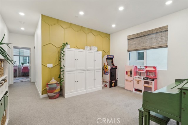Detail Gallery Image 13 of 36 For 27230 Red Willow Ct, Valencia,  CA 91381 - 3 Beds | 2/1 Baths