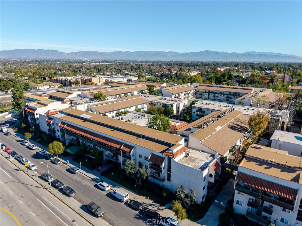 5460 White Oak Avenue #C325