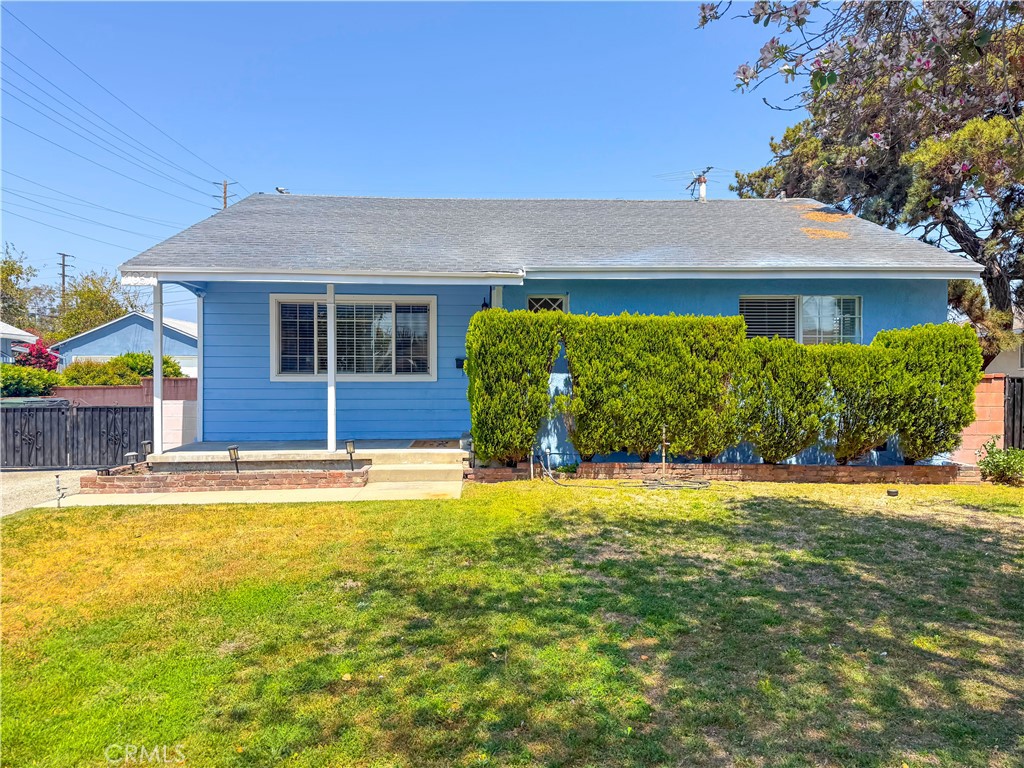 1037 E Grovecenter