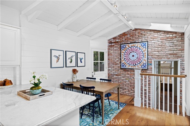 Detail Gallery Image 7 of 19 For 110 Pearl Ave, Newport Beach,  CA 92662 - 3 Beds | 3 Baths