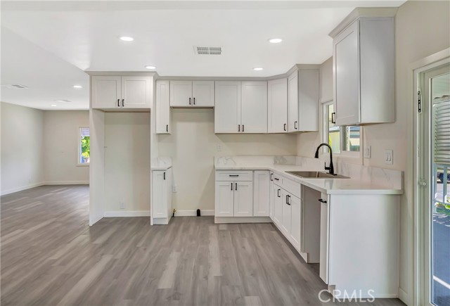 Detail Gallery Image 15 of 52 For 27361 Sierra Hwy #109,  Canyon Country,  CA 91351 - 2 Beds | 2 Baths