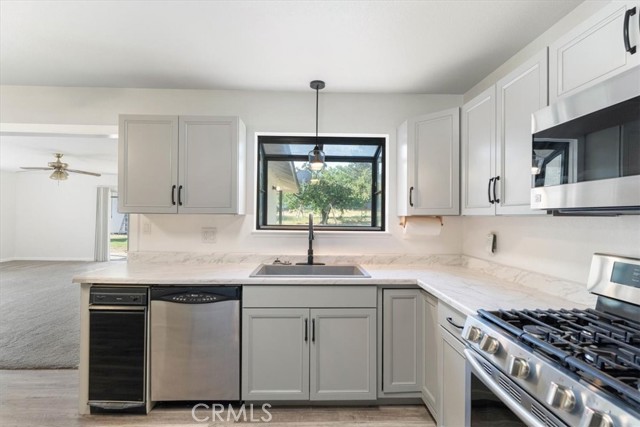 21999 Riverside Avenue, Red Bluff CA: https://media.crmls.org/medias/dac3c799-bcba-4ffc-9db2-88e7529fc8a4.jpg