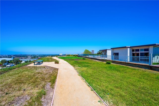 21 Beachcomber Drive, Corona del Mar CA: https://media.crmls.org/medias/dac3f8b6-31dd-43f5-b38e-524f8a18175f.jpg