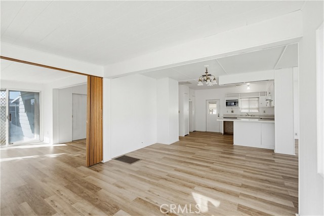 Detail Gallery Image 4 of 37 For 500 San Mateo, Hemet,  CA 92543 - 2 Beds | 2 Baths