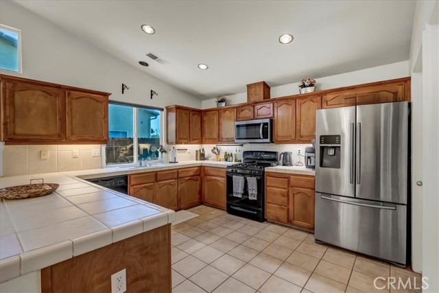 Detail Gallery Image 17 of 39 For 732 Crescent Ct, Lemoore,  CA 93245 - 3 Beds | 2 Baths
