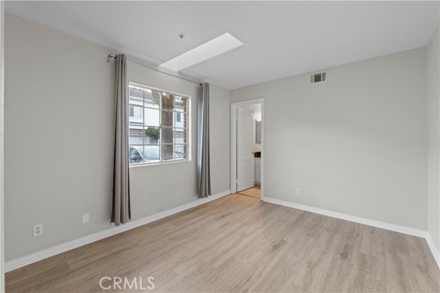 Detail Gallery Image 4 of 38 For 18761 Chapel Ln, Huntington Beach,  CA 92646 - 2 Beds | 2 Baths